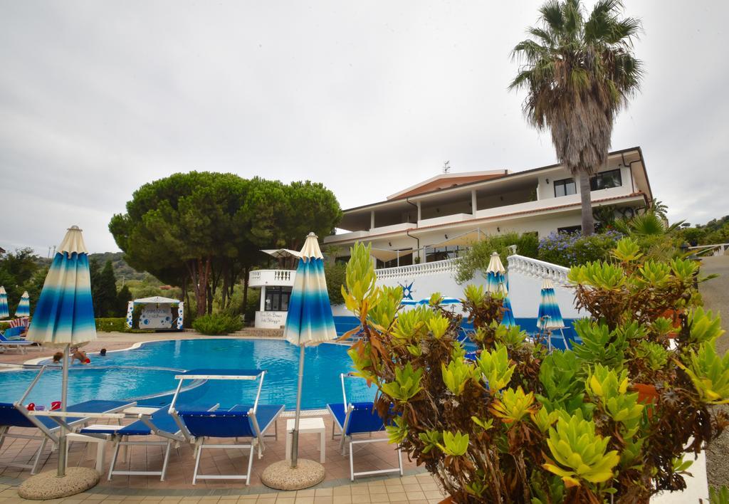 Villaggio Pineta Petto Bianco Capo Vaticano Exterior foto
